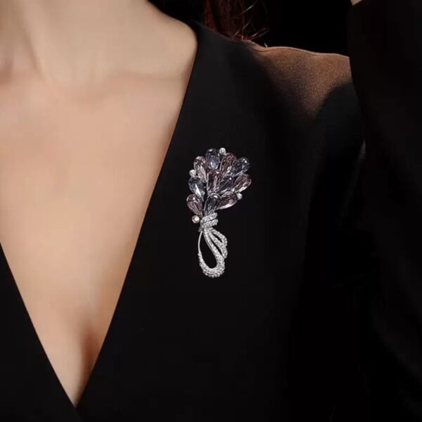 Broche Fantaisie Élégante - Luxe – Image 3