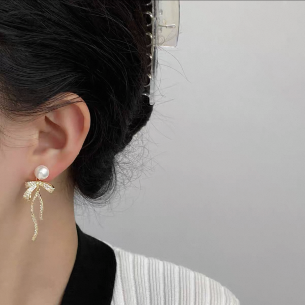 Boucles d'oreilles Zircon Perl – Élégance et Brillance-1 – Image 4